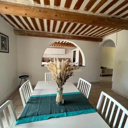 Holiday home En Coeur Air-conditioned House With Garden And Swimming Pool