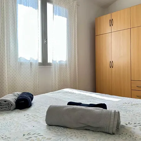 Holiday home En Coeur Air-conditioned House With Garden And Swimming Pool L'Isle-sur-la-Sorgue